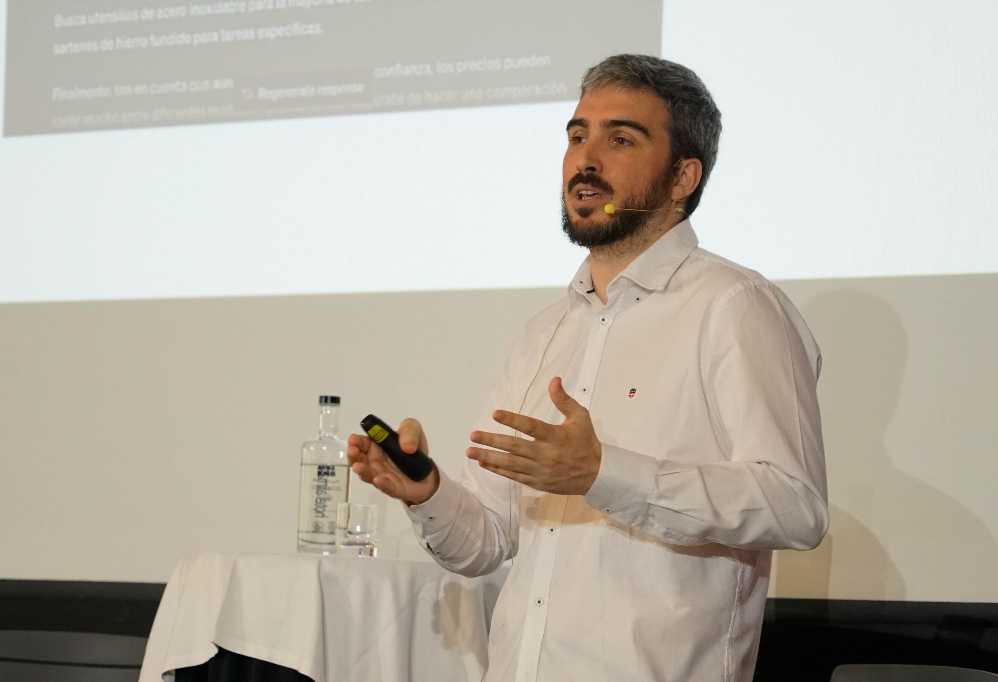 Photography from: La revolució de les dades i la IA, al centre de la XVIII Trobada Gastronòmica | Aula Restaurant